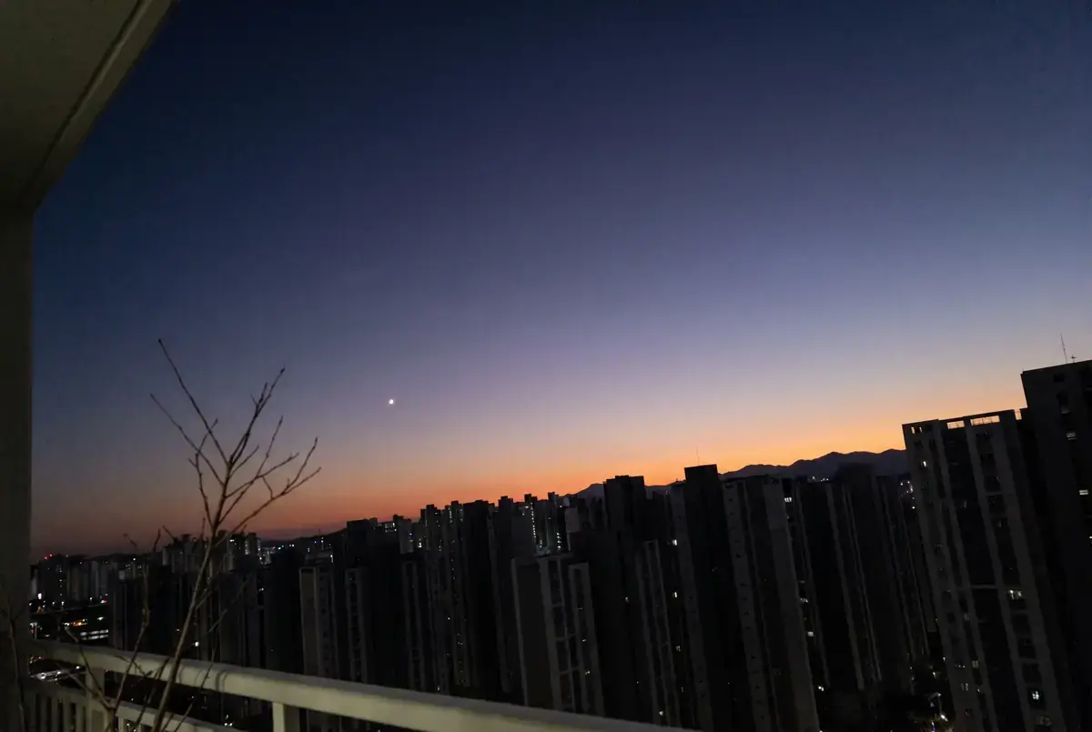 ‘개밥바라기’, 저녁 하늘에 먼저 뜨는 별